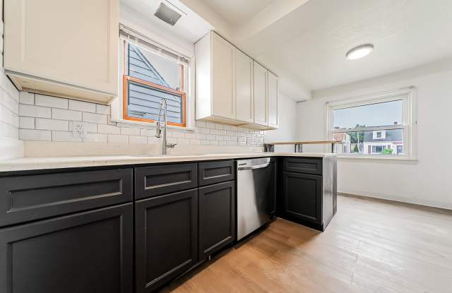 Beautiful 3 beds, 1.5 bathroom home with brand NEW kitchen and appliances! photos photos