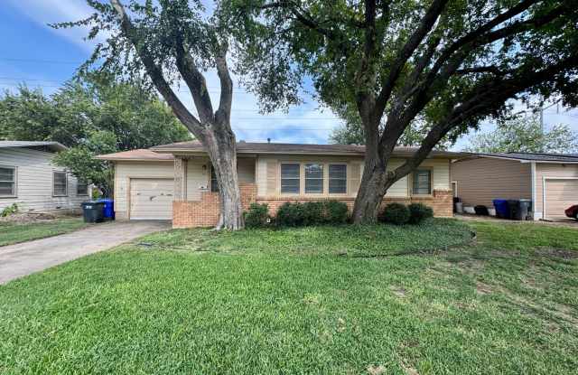 Single Family Home - 1813 Northcrest Drive, Waco, TX 76710