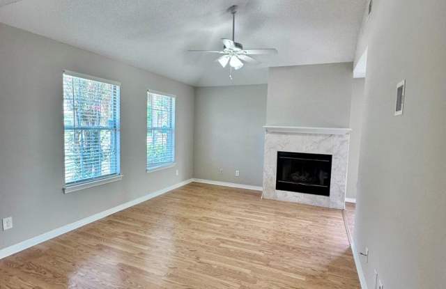 Adorable, Centrally located 3B/2B Home available for Long Term Rental photos photos