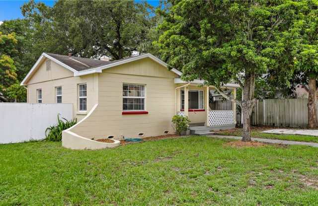 628 30TH AVENUE N - 628 30th Avenue North, St. Petersburg, FL 33704