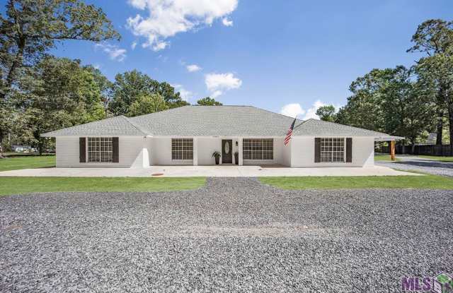 Newly remodeled! Spacious 4 bedroom, 3 bathroom home off Hoo Shoo Too photos photos