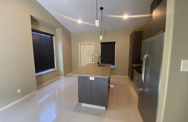 1206 Upas Drive - 2 Gallery 3