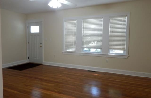 31 Sunset Ave. photos photos