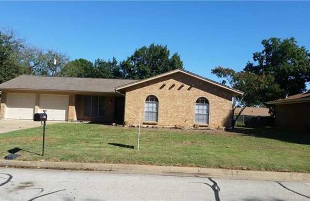 1116 Sherwood Drive - 1116 Sherwood Drive, Bedford, TX 76022