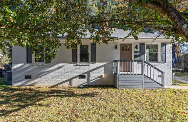 Newly renovated, adorable 3-bedroom, 1-bath home in Rock Hill! - 1032 Barrow Court, Rock Hill, SC 29730