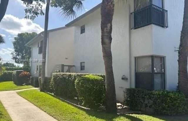 4729 NW 22nd St photos photos