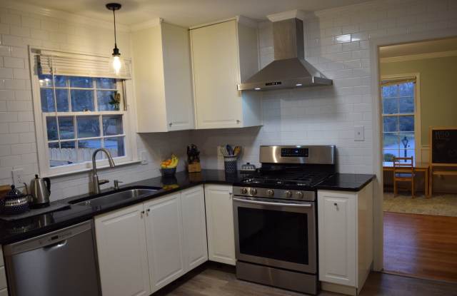 4 bedroom British Woods Rental photos photos