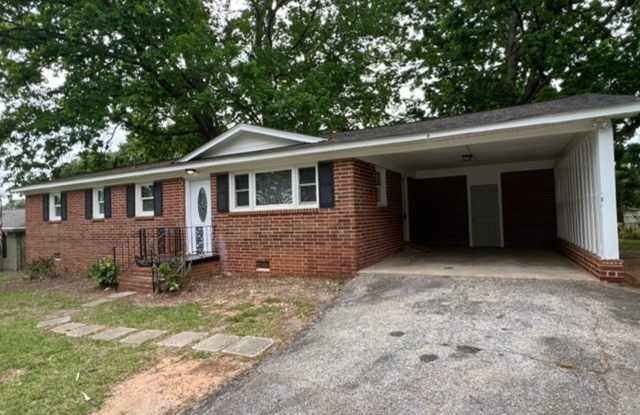 Fantastic Brick Ranch Home that has been refurbished - Open Floorplan with 3 bedrooms  1.5 baths also convenient to Cherrydale and Paris Mountain! photos photos
