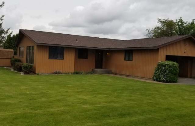 201 D Street NE - 201 D Street Northeast, Ephrata, WA 98823