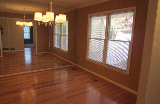 1906 Cooper Landing Drive SE Gallery 3