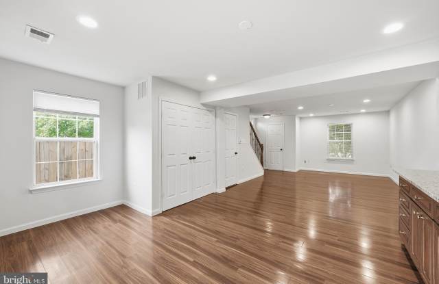 20430 HERRING POND Terrace Gallery 4