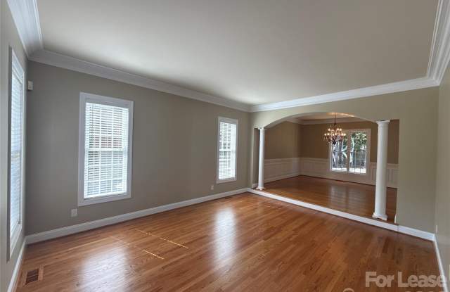 7011 Edenderry Drive Gallery 3