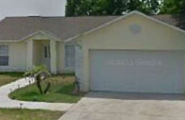 702 Leonardo - 702 Leonardo Court, Poinciana, FL 34758