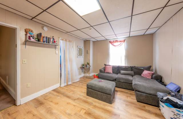 17 Railroad Ave photos photos