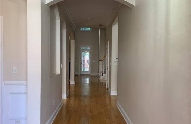 1207 Dunwoody Village Drive Gallery 2