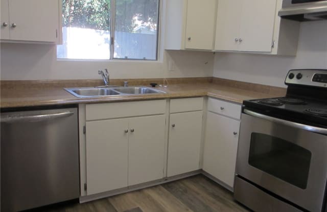 164 Magnolia Street - 164 Magnolia Street, Costa Mesa, CA 92627