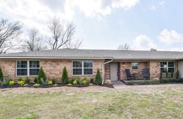 Newly remodeled home sitting on 2.5 acres Gallery 3