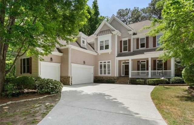 3698 Lakeview Drive Gallery 1