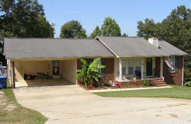 3 bed  2 bath located in Oxford! Additional photos coming soon! photos photos