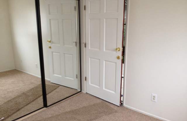 Completely updated Clairemont Condo Gallery 4