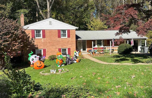 8952 FALLING CREEK Court - 8952 Falling Creek Court, Fairfax County, VA 22003