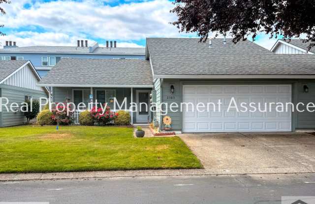 Charming 2BD/2BA duplex In Hillsboro! Gallery 1