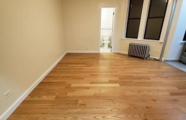 218 West 10th Street photos photos