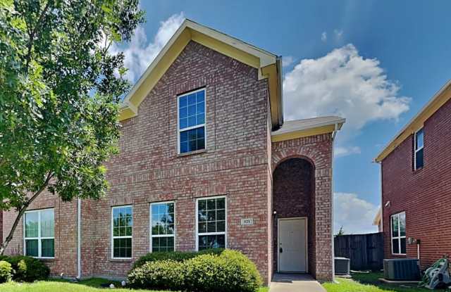 821 Jamie Dr - 821 Jamie Drive, Grand Prairie, TX 75052
