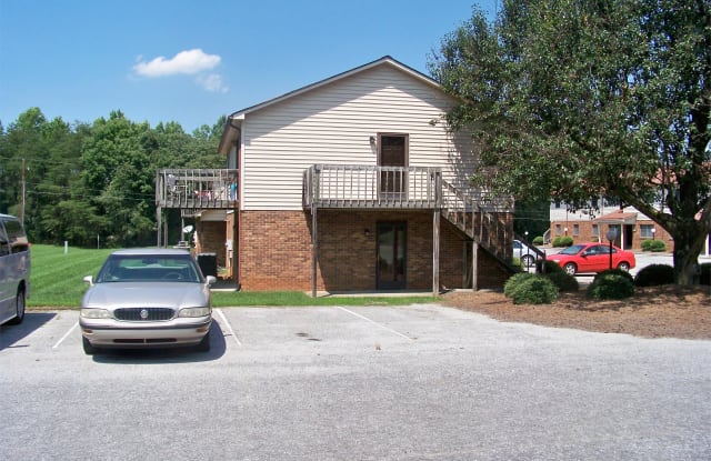 1407 Forest Knolls Circle photos photos