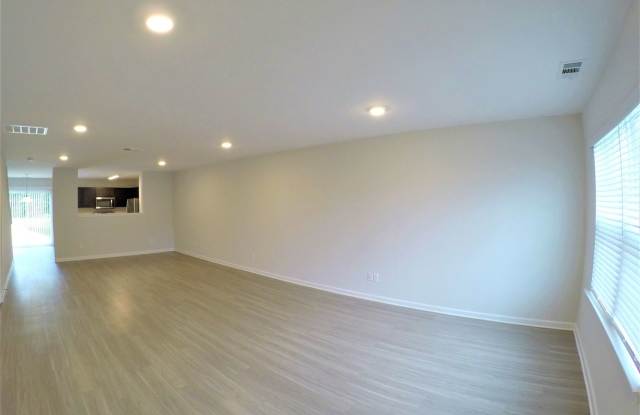 15 St Augustine Way Gallery 4