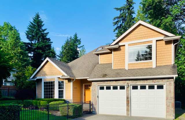 Beautifully Maintained 4-Bedroom Home with A/C in Prime Kirkland Location photos photos Beautifully Maintained 4-Bedroom Home with A/C in Prime Kirkland Location photos photos