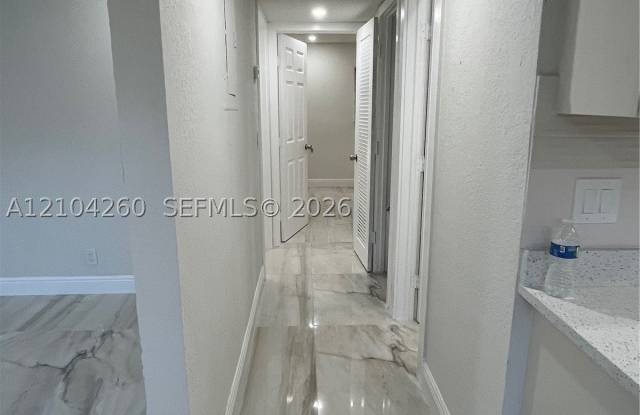 8011 NW 44th Ct Gallery 4