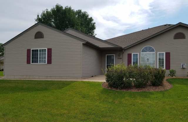 One level living in this end unit townhome! photos photos