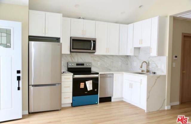 8235 Alcove Ave photos photos
