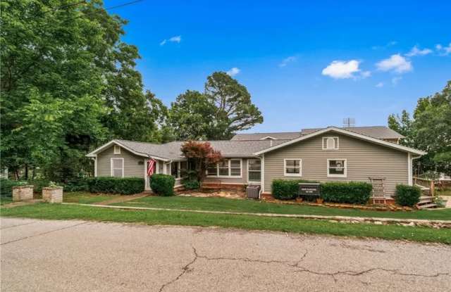 410 North Oliver Avenue photos photos