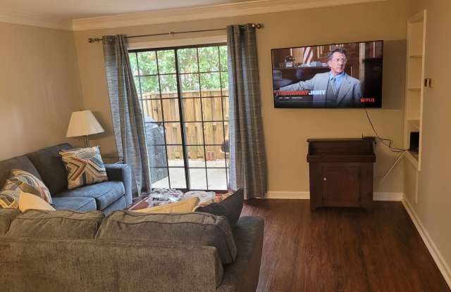 Furnished 3 BR, 3 BH Townhouse in Wilmington! Gallery 3