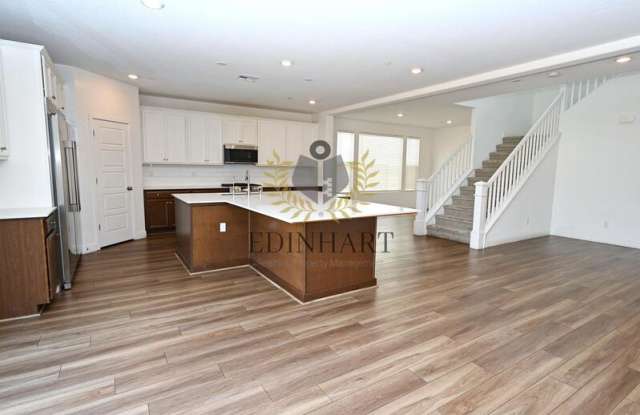 177 North Laverne Avenue Gallery 3