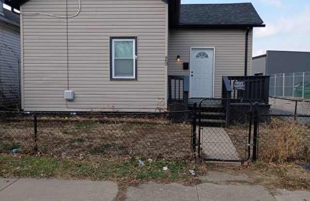 Charming 3 - Bedroom Property in Prime Location photos photos