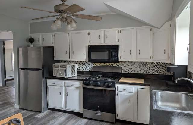 164 Port Monmouth Road unit: B photos photos