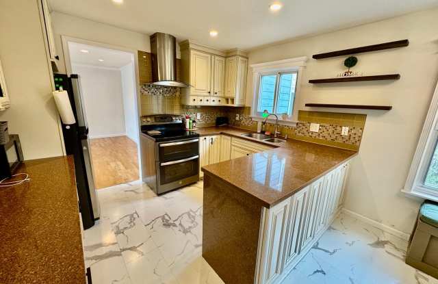 Stylish 3Bed/2.5Ba Daly City Home with Modern Finishes  Abundant Light photos photos