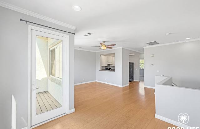 SD: 3BD/2BA Townhome in Carlsbad w/ Balcony, Community Pool & 2-Car Garage! Gallery 1