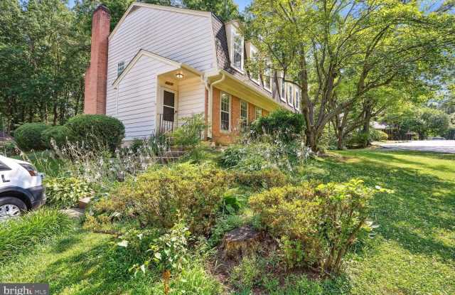 9909 HEMLOCK WOODS Lane photos photos