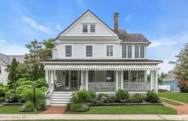 206 Brighton Avenue Gallery 2