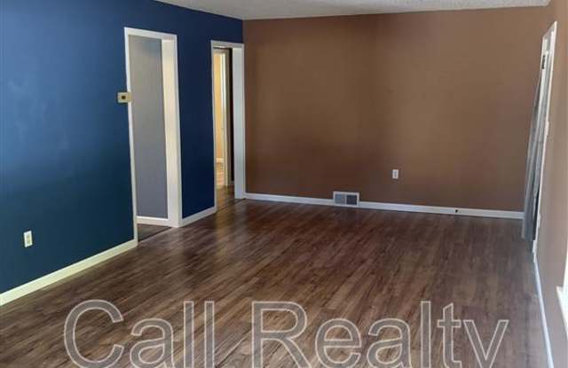 1210 N Locust Rd Gallery 4