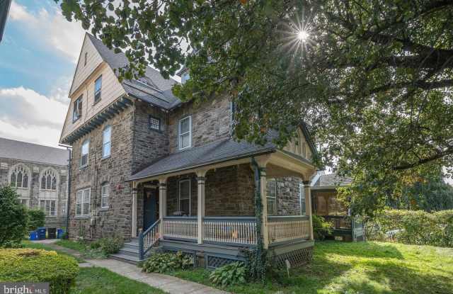 304 W SCHOOL HOUSE Lane photos photos 304 W SCHOOL HOUSE Lane photos photos