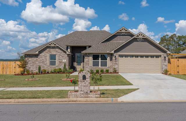 Modern Living: Spacious 5 Bed, 2 Bath Home in Van Buren photos photos