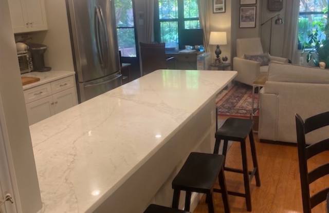 Back Bay 1-Bedroom with Patio| Broker Fee Paid! Gallery 1
