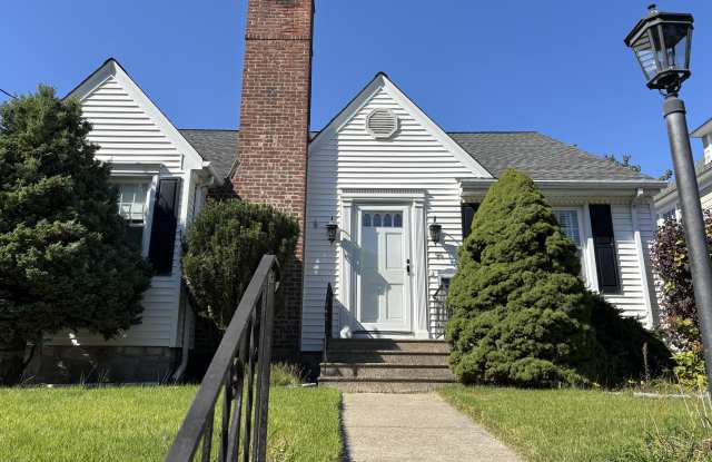 96 Moody Avenue photos photos