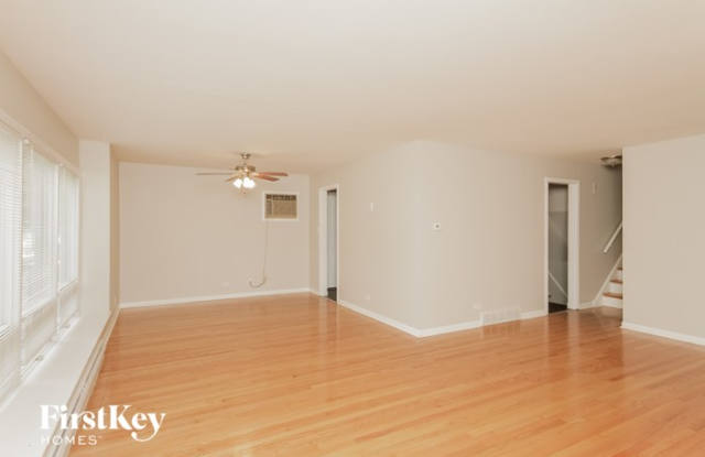 251 North Pleasant Drive Gallery 3