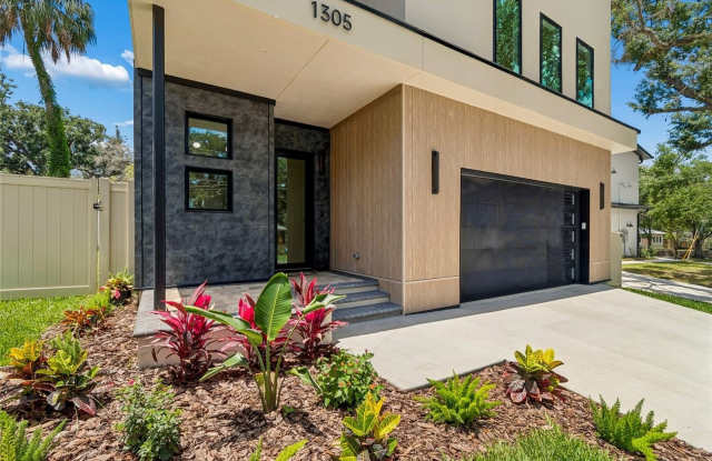 1305 HILTON Place Gallery 4
